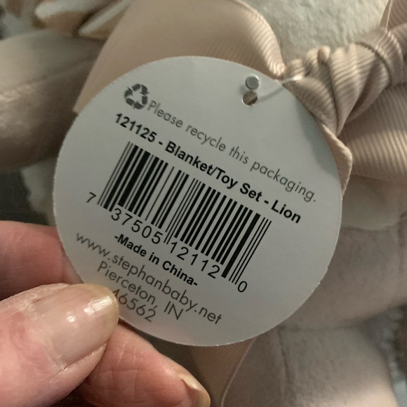Plush Blanket & Plush Lion Set - Picture 2 of 2